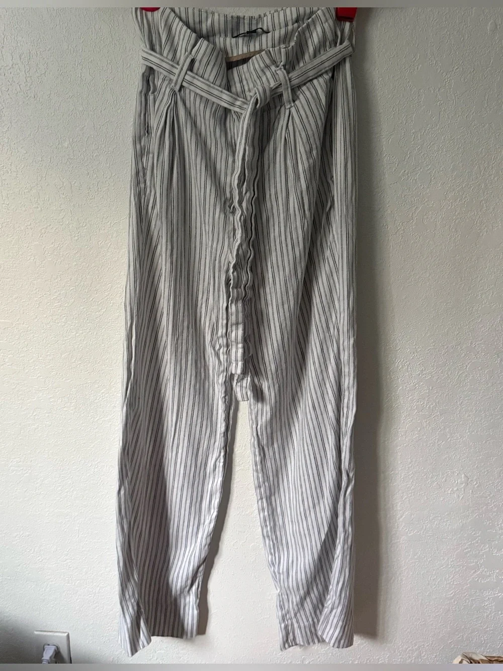 Banana Republic White Striped Cotton/Linen Blend Tie-Waist Pants, Paperbag